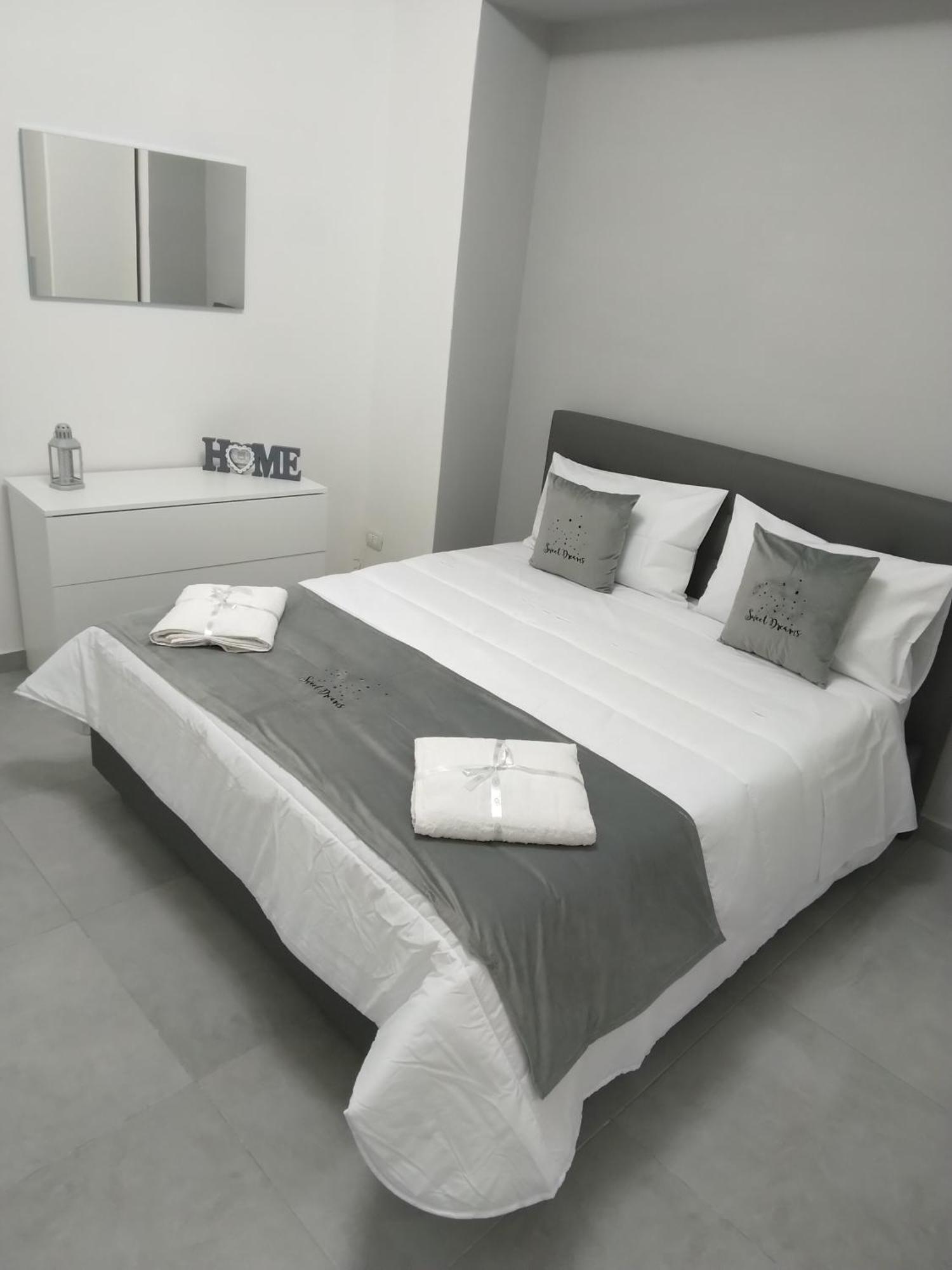 Sweetdreams2 Villa เนเปิลส์ ภายนอก รูปภาพ